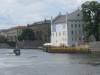 38  Här går en kanal in för båtarna.